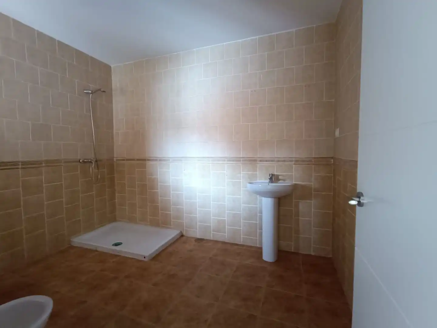 Badezimmer von Einfamilien-Reihenhaus zum Verkauf in Talavera de la Reina mit Abstellraum