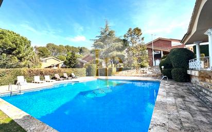 Swimming pool of House or chalet for sale in Cerdanyola del Vallès  with Air Conditioner, Heating and Private garden