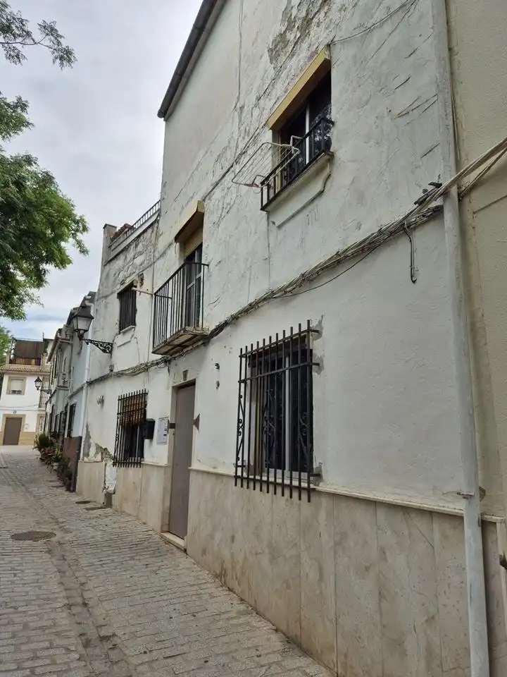 Haus zum Verkauf in Ana De La Rosa 12