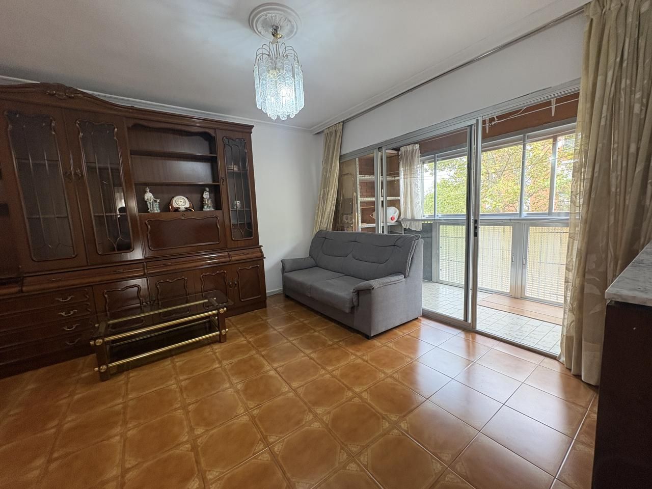 Living room of Flat for sale in  Madrid Capital  with Heating, Terrace and Furnished