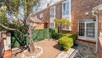 Jardí de Casa adosada en venda en Villanueva de la Cañada amb Aire condicionat i Calefacció