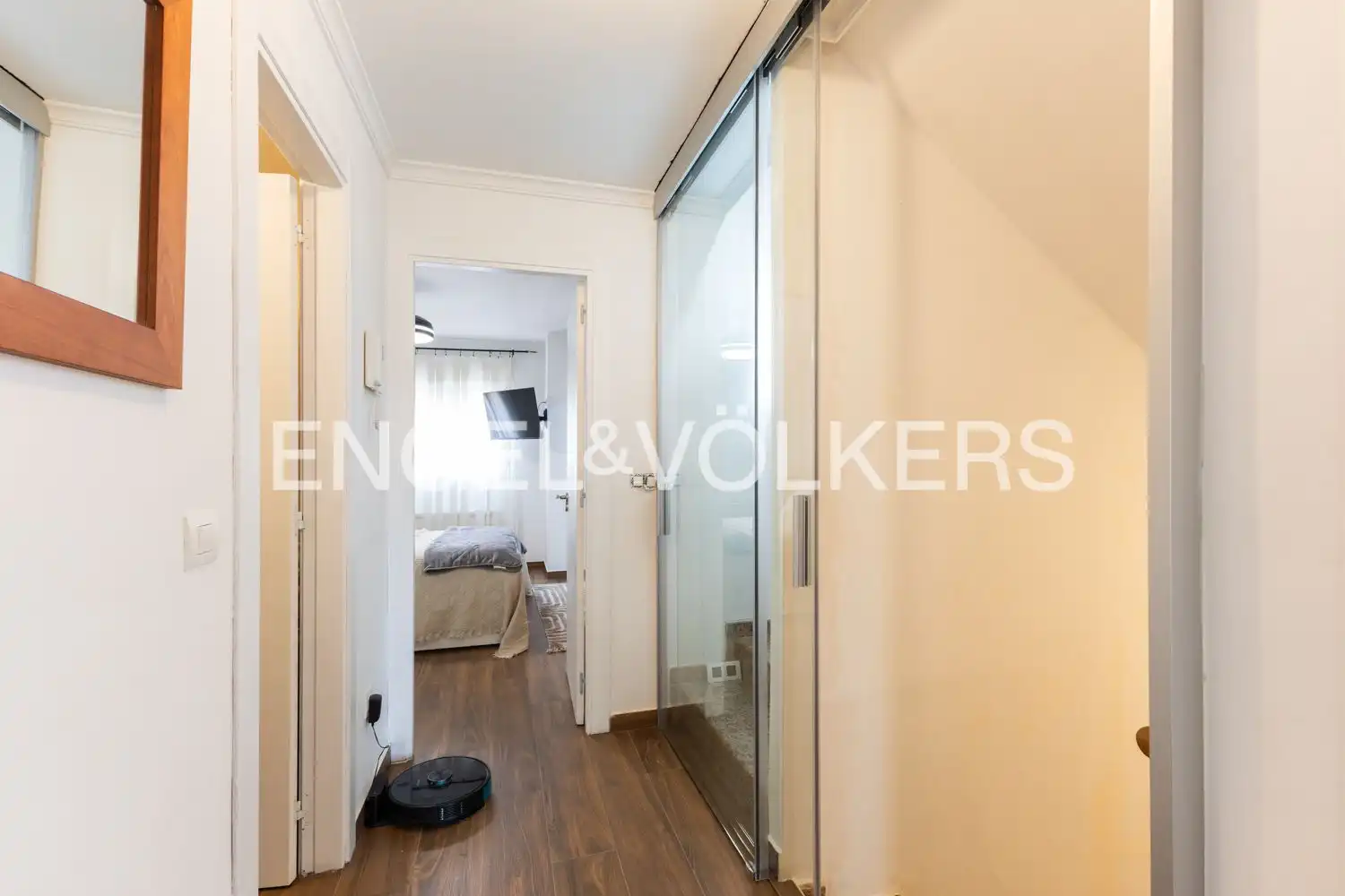 Houses for sale in Requena  with Air Conditioner, Heating and Storage room