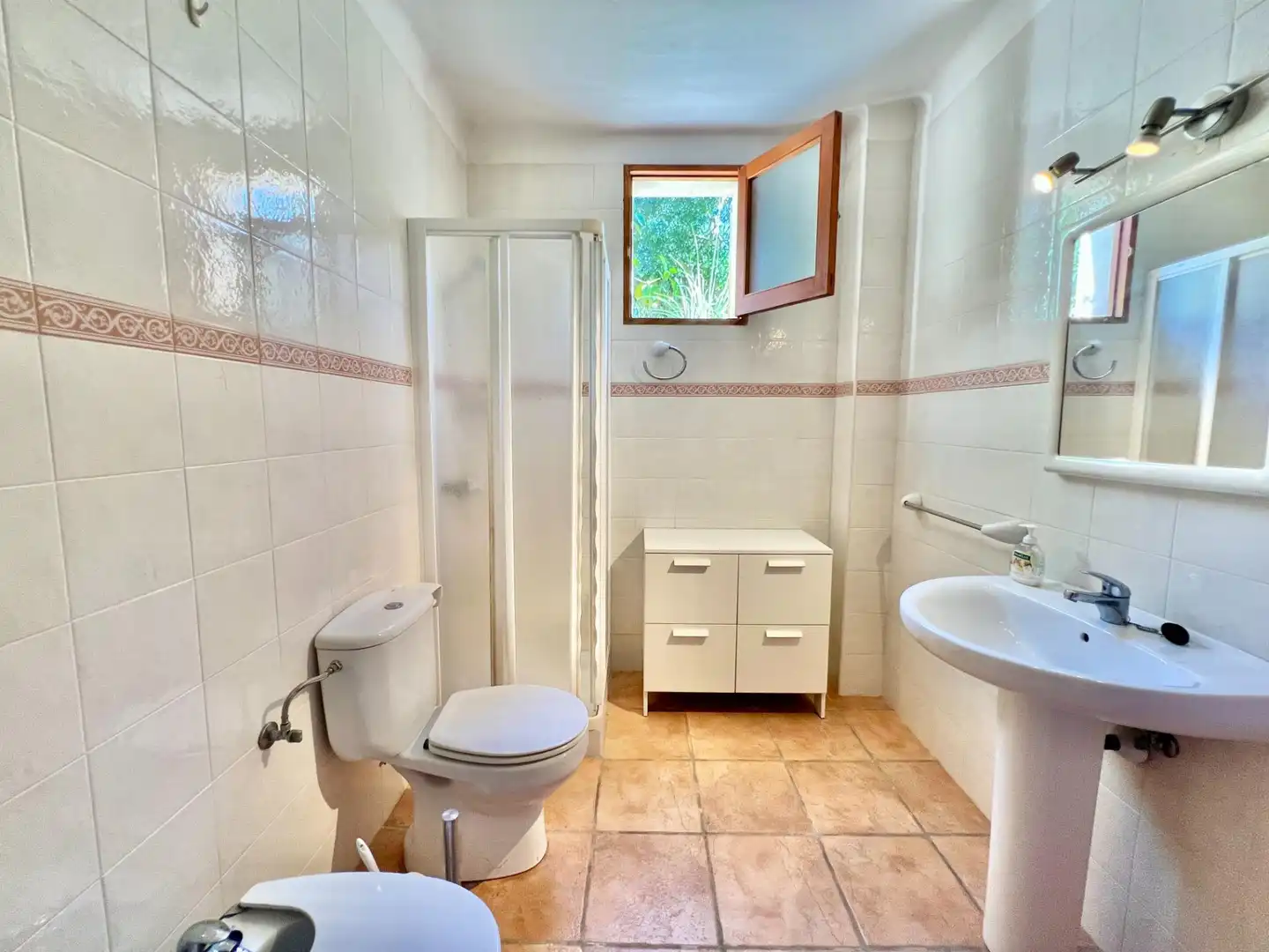 Baño de Finca rústica de alquiler en Campos con Aire acondicionado, Calefacción y Jardín privado