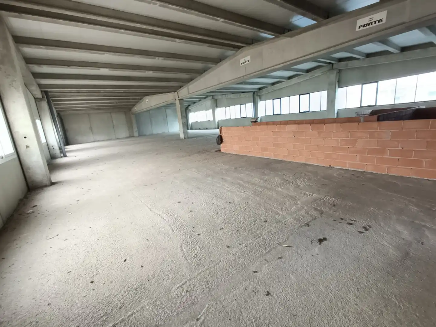 Industrial buildings for sale in Ondara