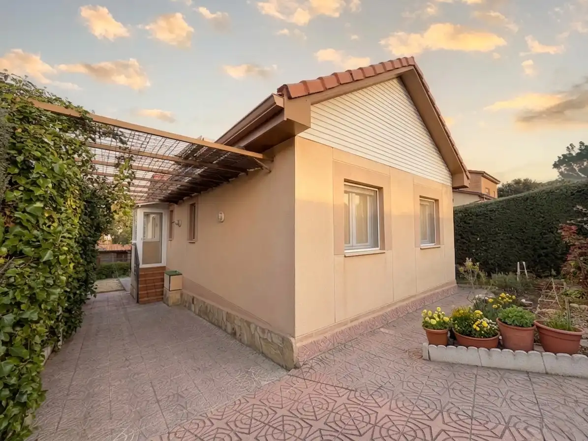 Exterior view of Houses for sale in El Espinar  with Heating, Private garden and Terrace