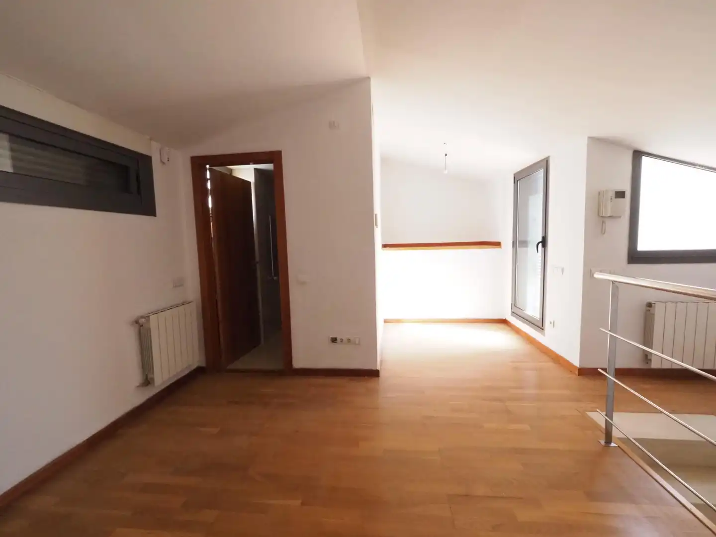 Dúplex en venta en Vilafranca del Penedès con Calefacción, Parquet y Terraza