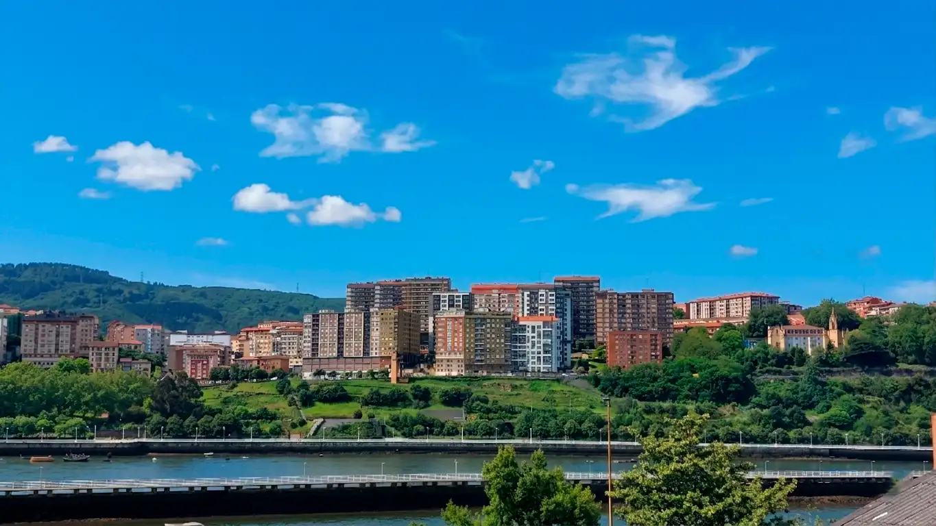 Vista exterior de Piso en venta en Leioa