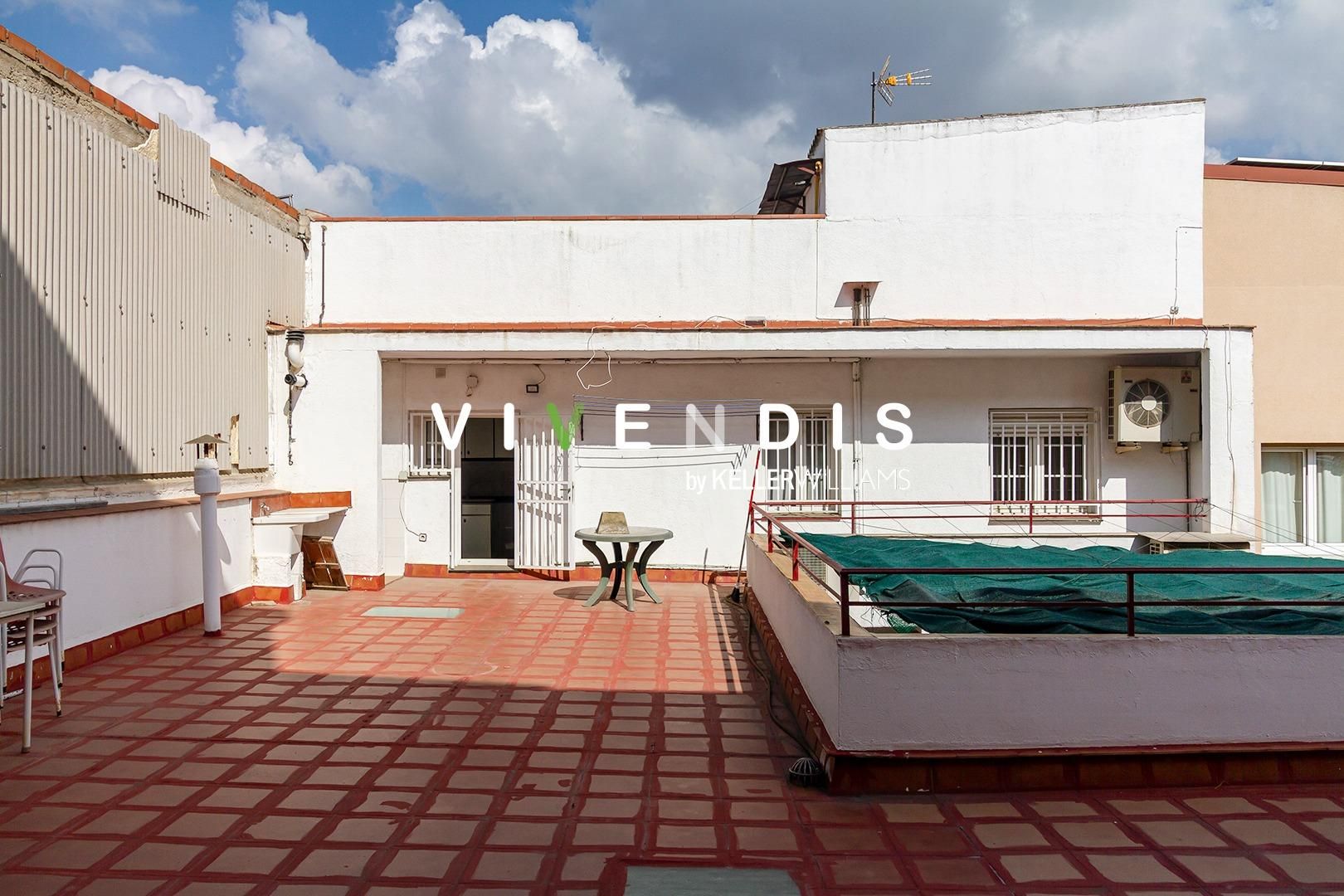 Vista exterior de Edificio en venta en Sant Andreu de la Barca