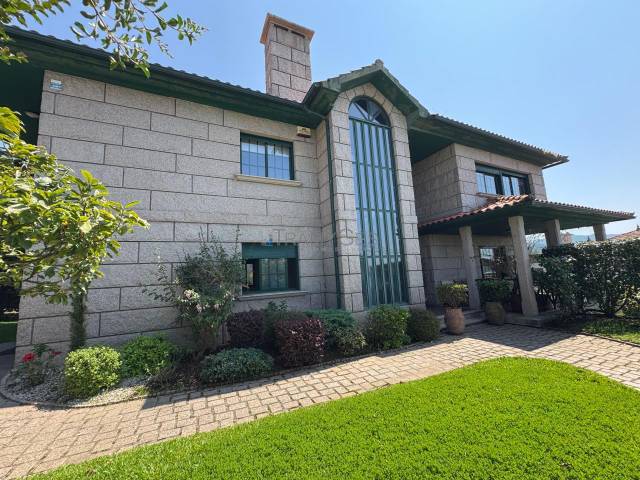 Casa-chalet en Venta en CAMIÑO RIBADAVÍA en Sardoma - Castrelos