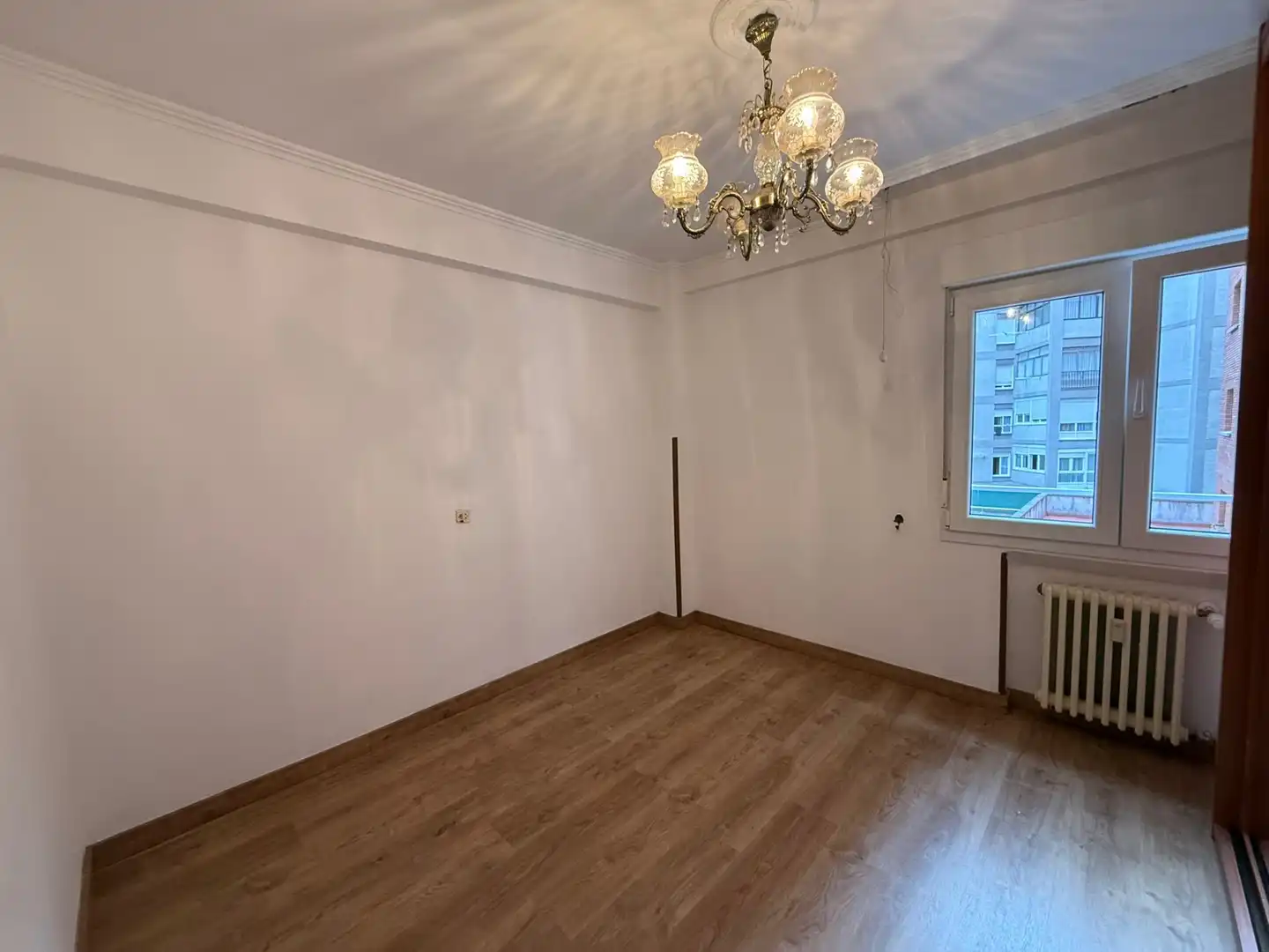 Habitación de Piso en venta en Oviedo  con Calefacción