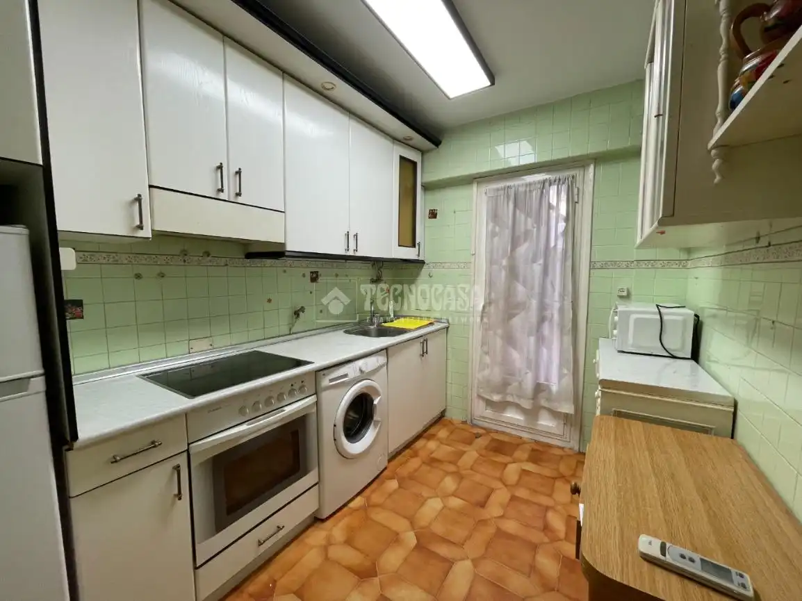 Cocina de Piso en venta en Zaragoza con Terraza y Balcón