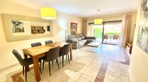 Foto 2 de Apartament de lloguer a Calle Pico Alcazaba, 21, Benatalaya, Málaga