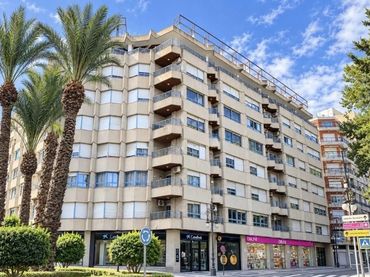 Àtic amb ascensor en venda a Teodomiro 10