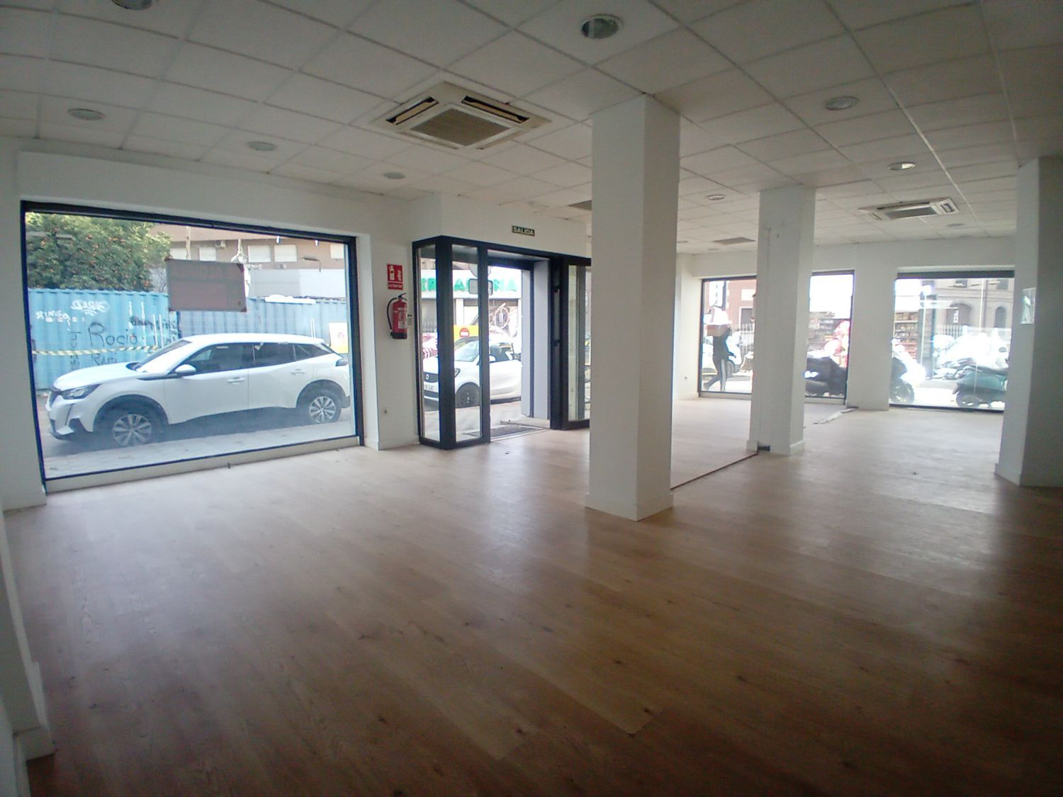 Local de lloguer en  Sevilla Capital amb Aire condicionat