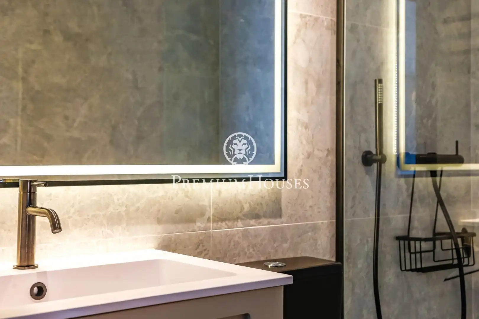 Badezimmer von Erdgeschoss zur Miete in Sitges mit Klimaanlage, Heizung und Terrasse