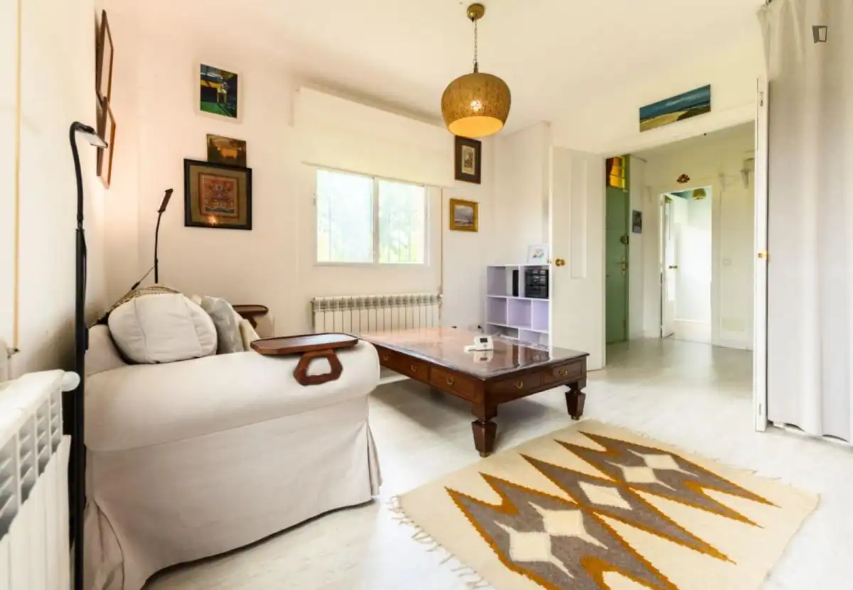 Sala de estar de Apartamento de alquiler en La Moraleja con Calefacción, Amueblado y Horno