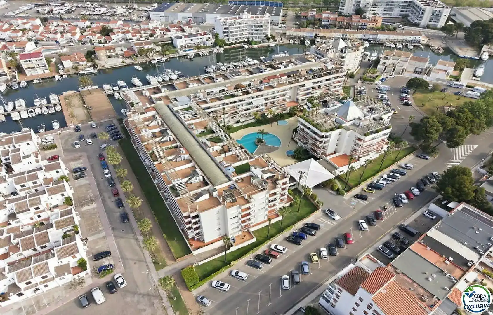 Exterior view of Apartments for sale in Roses  with Air Conditioner, Heating and Terrace