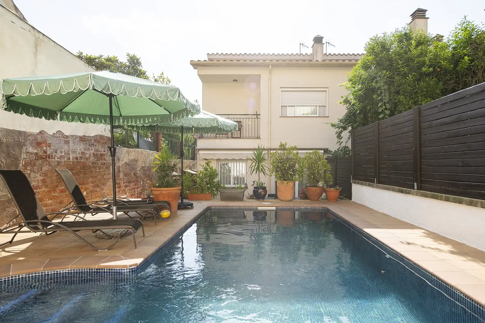 Piscina de Casa adosada en venta en Sant Julià de Ramis con Aire acondicionado, Calefacción y Terraza
