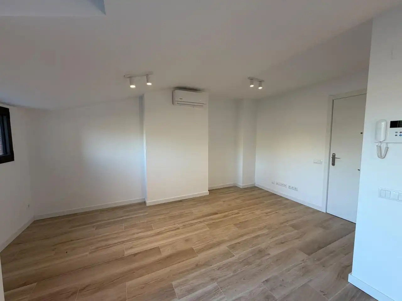 Dúplex de lloguer a calle Lluís Roca, Rambla Ferran