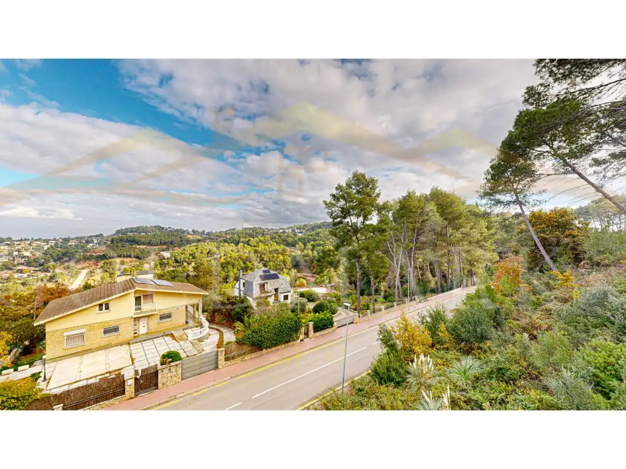 Vista exterior de Casa o xalet en venda en Corbera de Llobregat amb Aire condicionat, Calefacció i Jardí privat