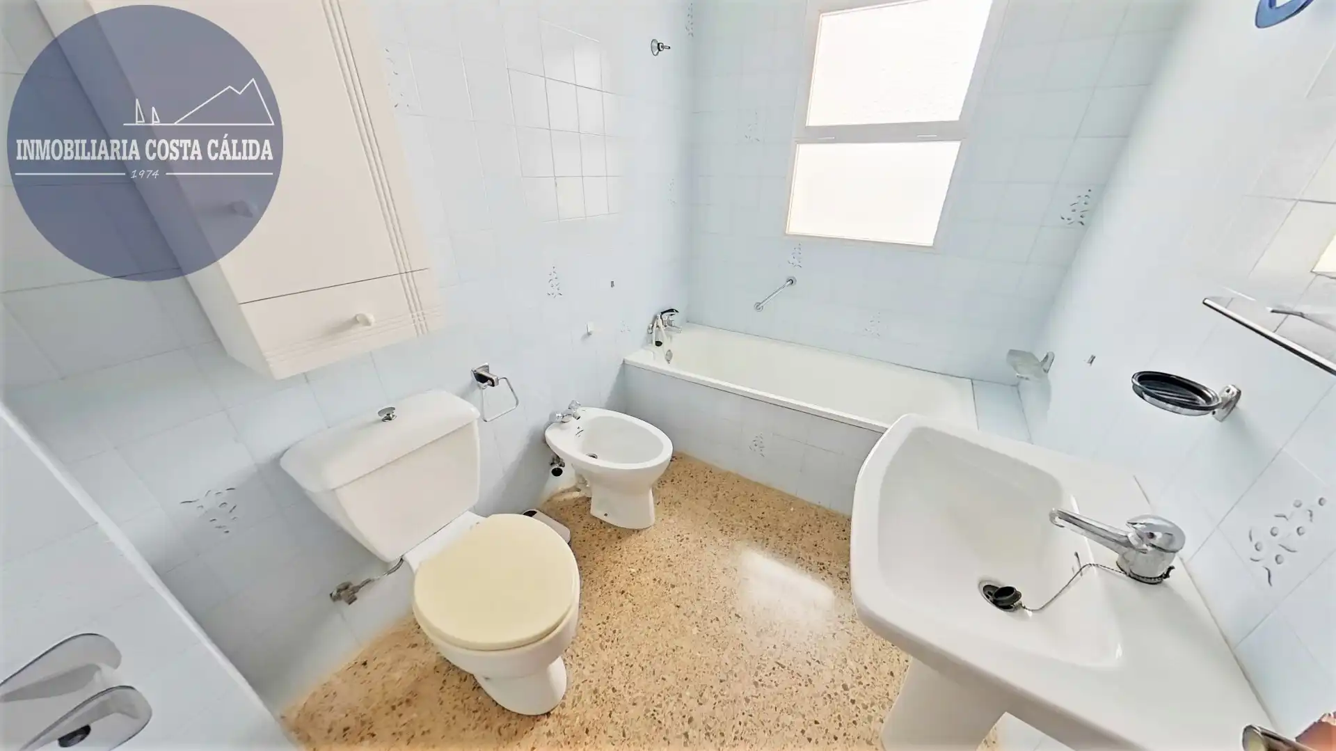 Baño de Piso en venta en Águilas con Amueblado y Balcón