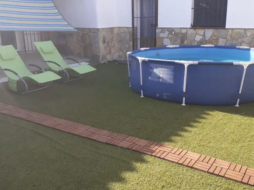 Piscina de Planta baixa en venda en Zorita amb Jardí privat i Moblat