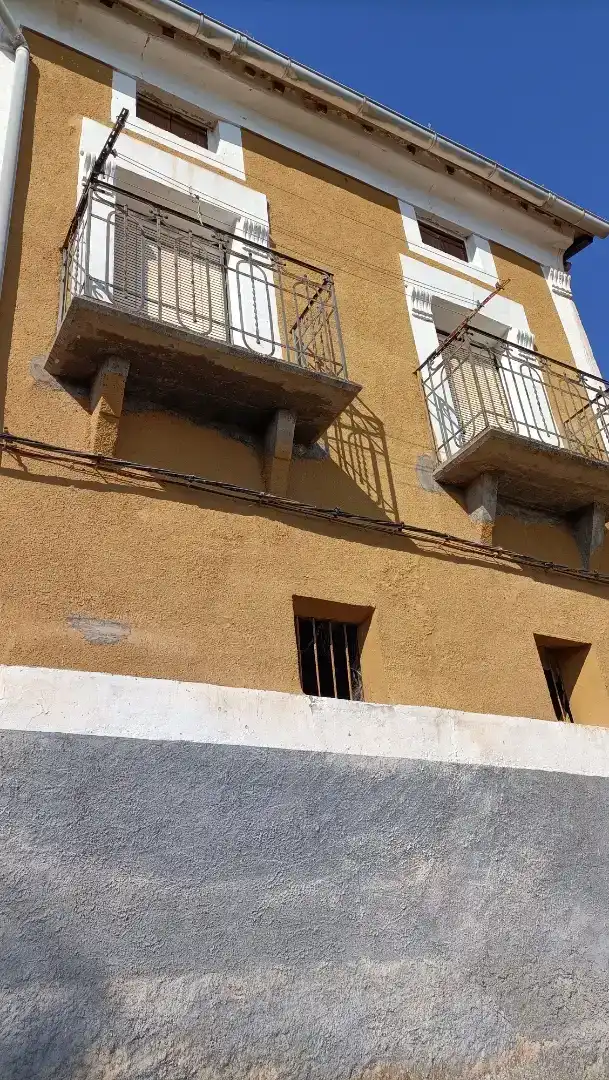 Vista exterior de Casa adosada en venta en Matute con Balcón