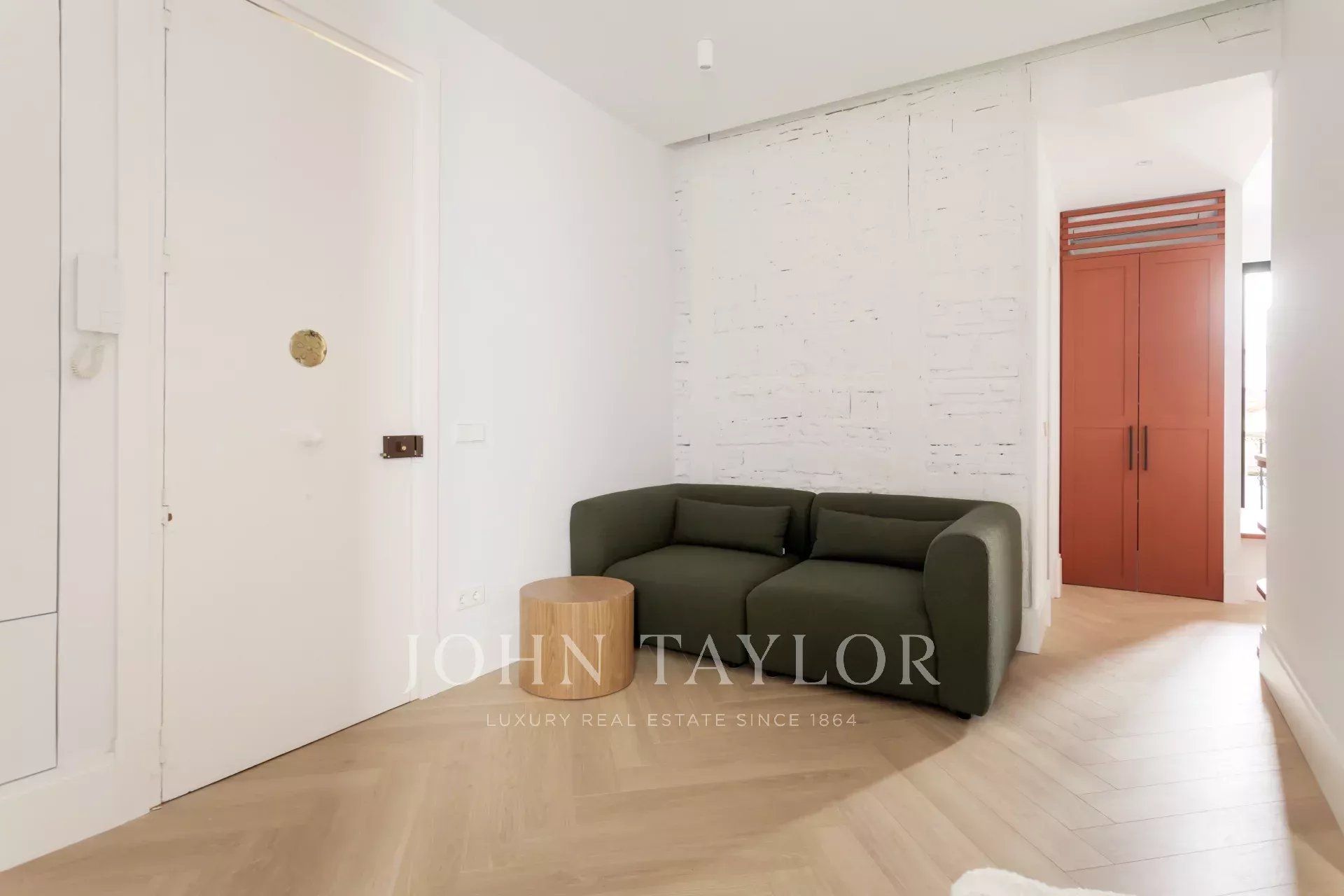 Living room of Flat for sale in  Madrid Capital  with Air Conditioner, Heating and Furnished
