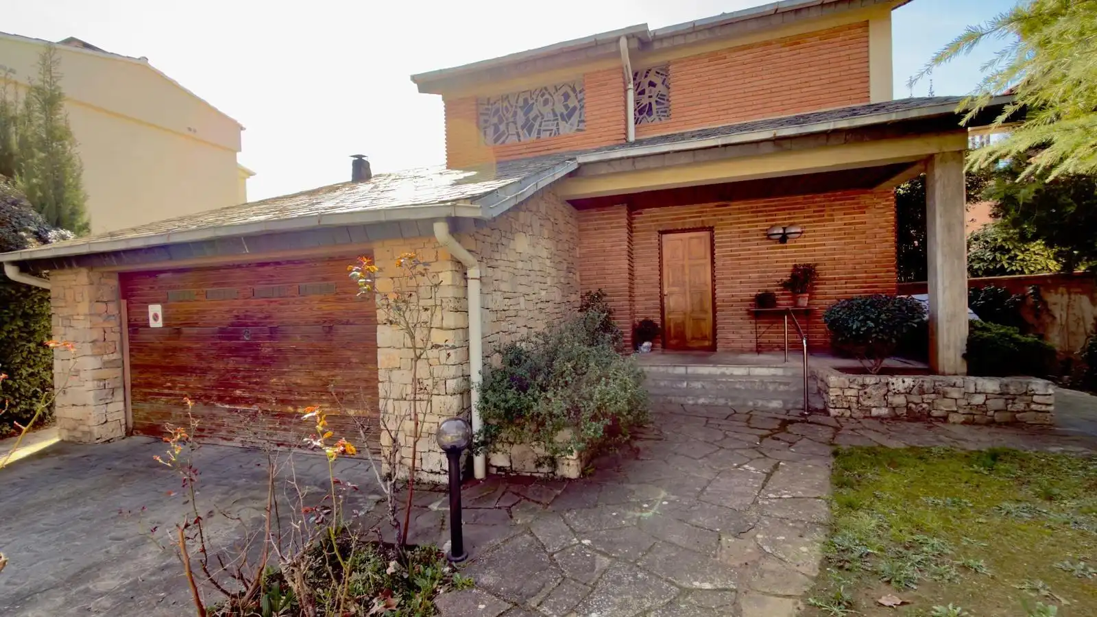 Vista exterior de Casa o xalet en venda en Igualada amb Calefacció, Jardí privat i Terrassa