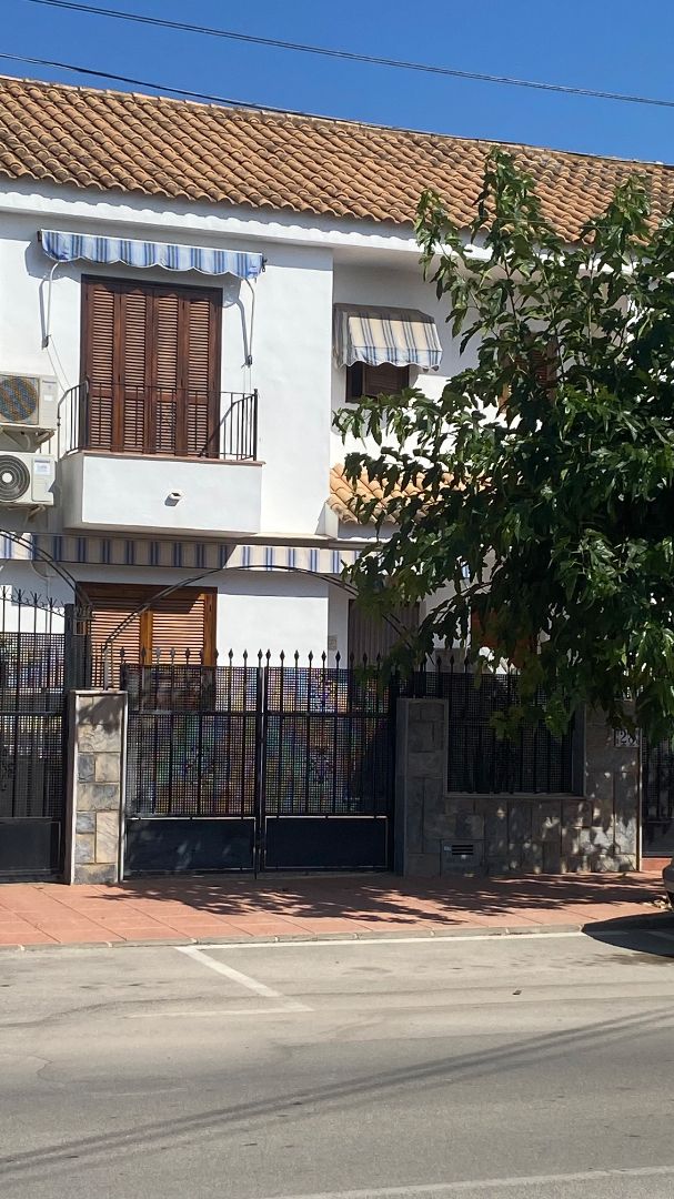 Vista exterior de Casa adosada en venda en San Javier amb Aire condicionat, Jardí privat i Terrassa