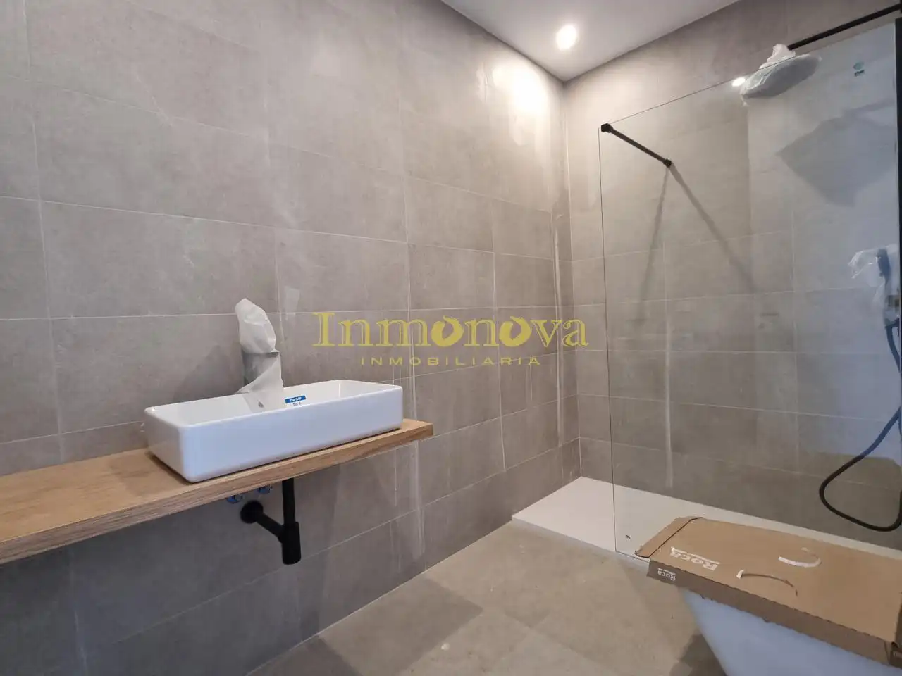 Baño de Casa adosada en venta en Nigrán con Calefacción, Jardín privado y Terraza