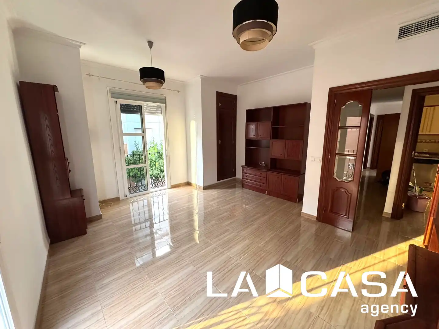 Flat with terrace to rent in San Pablo - Santa Justa