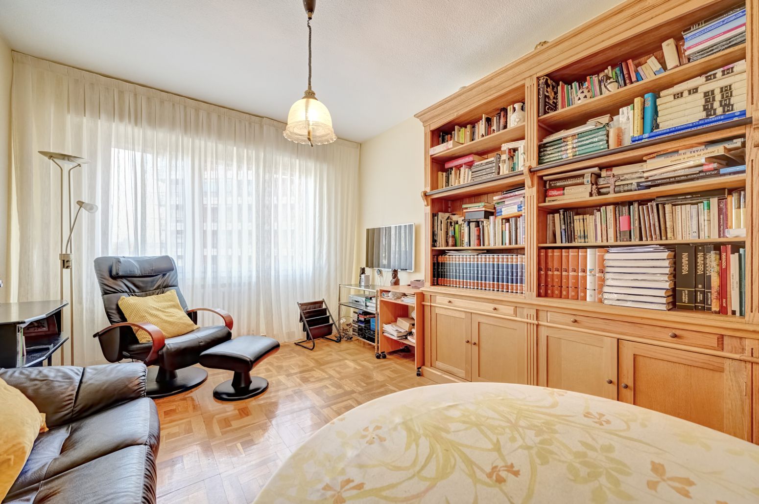 Living room of Flat for sale in  Pamplona / Iruña  with Heating, Parquet flooring and Balcony