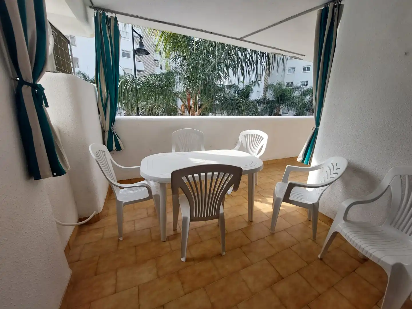Terrasse von Wohnung zum Verkauf in Fuengirola mit Klimaanlage, Möbliert und Waschmaschine