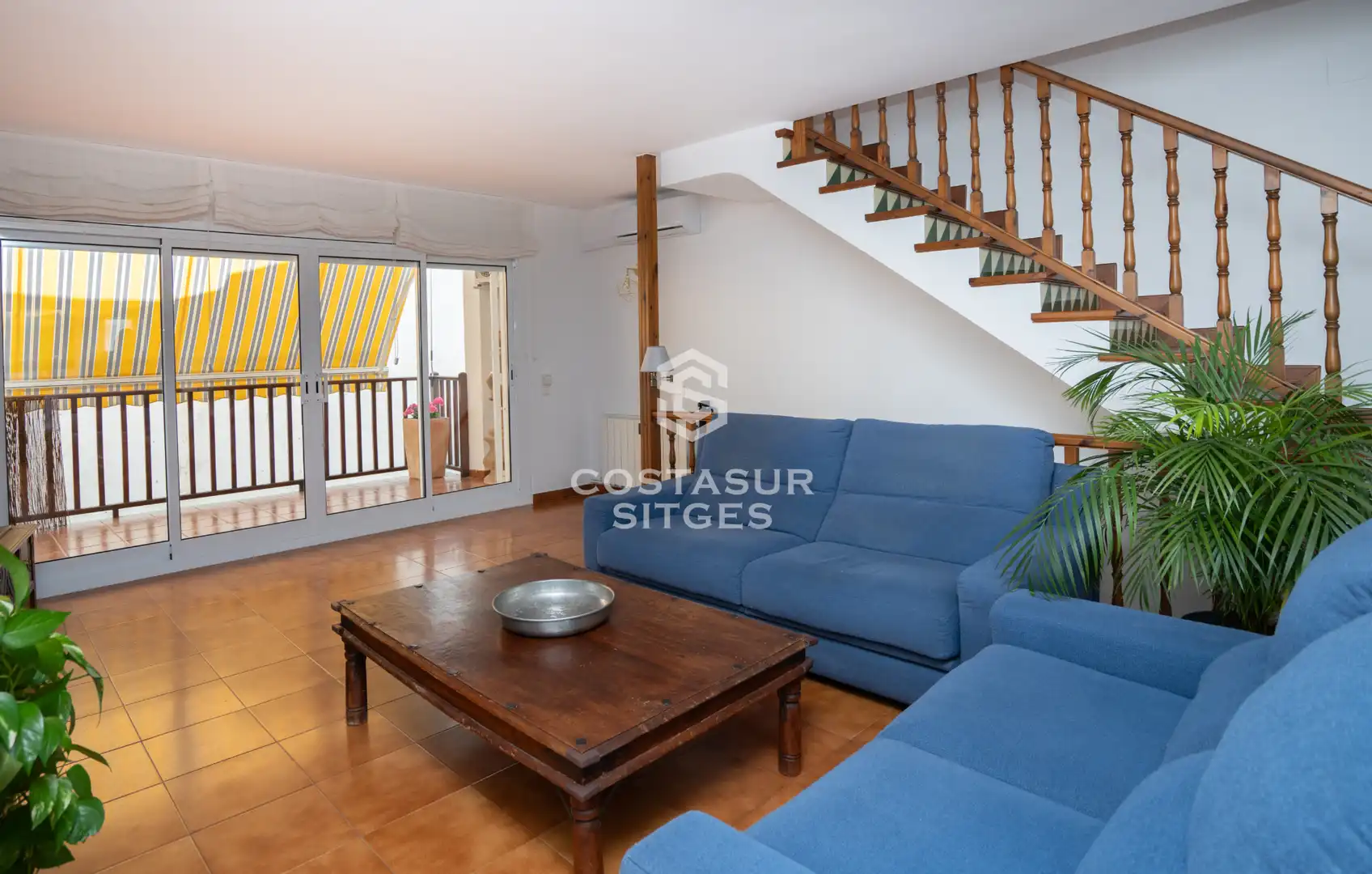 Sala d'estar de Casa adosada en venda en Sant Pere de Ribes amb Aire condicionat, Calefacció i Parquet