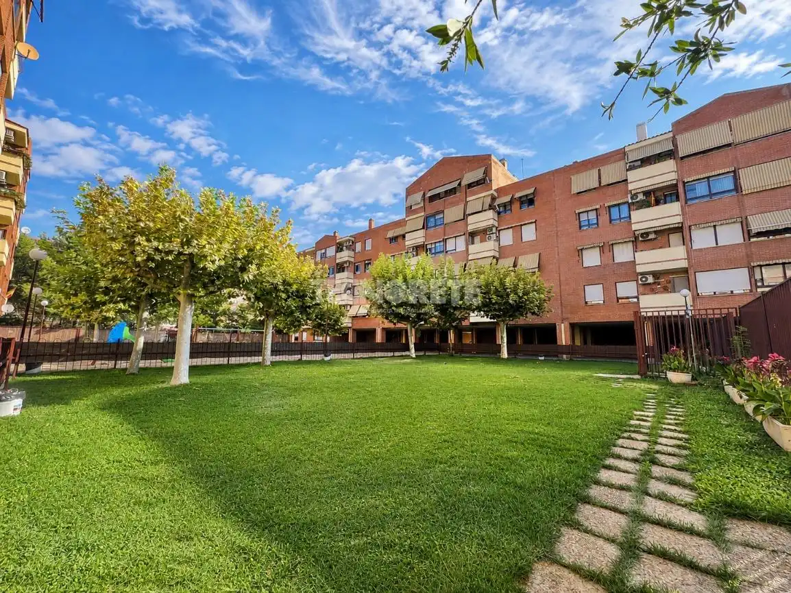 Vista exterior de Piso en venta en Toledo con Aire acondicionado, Calefacción y Terraza