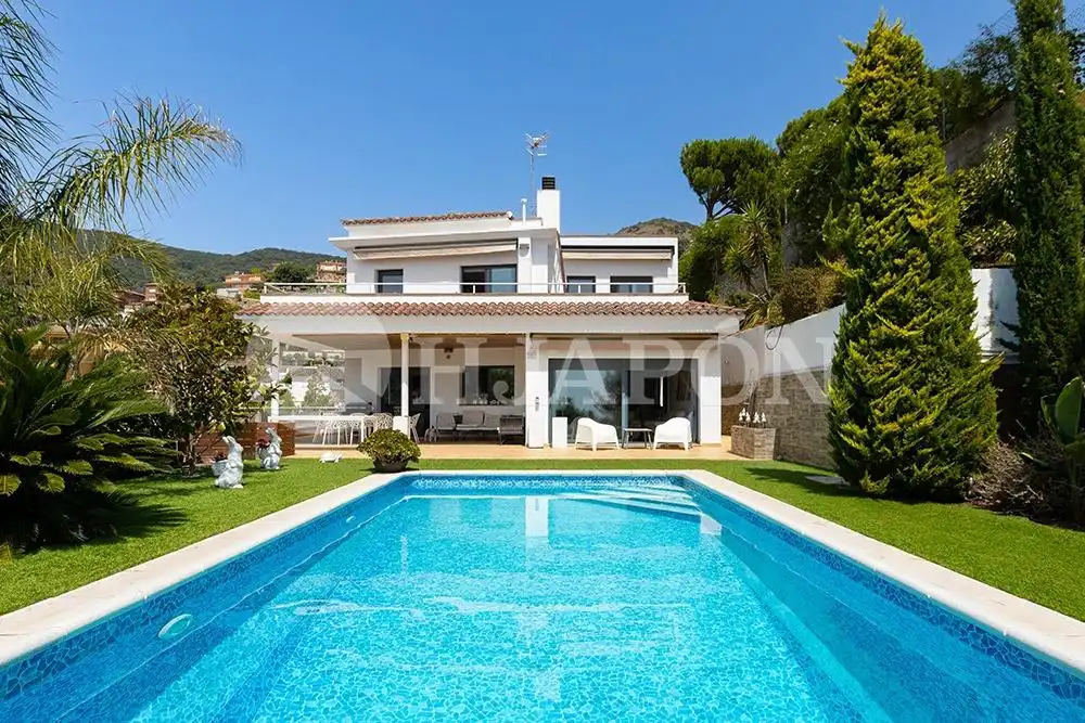 Casa con piscina in vendita a Alella
