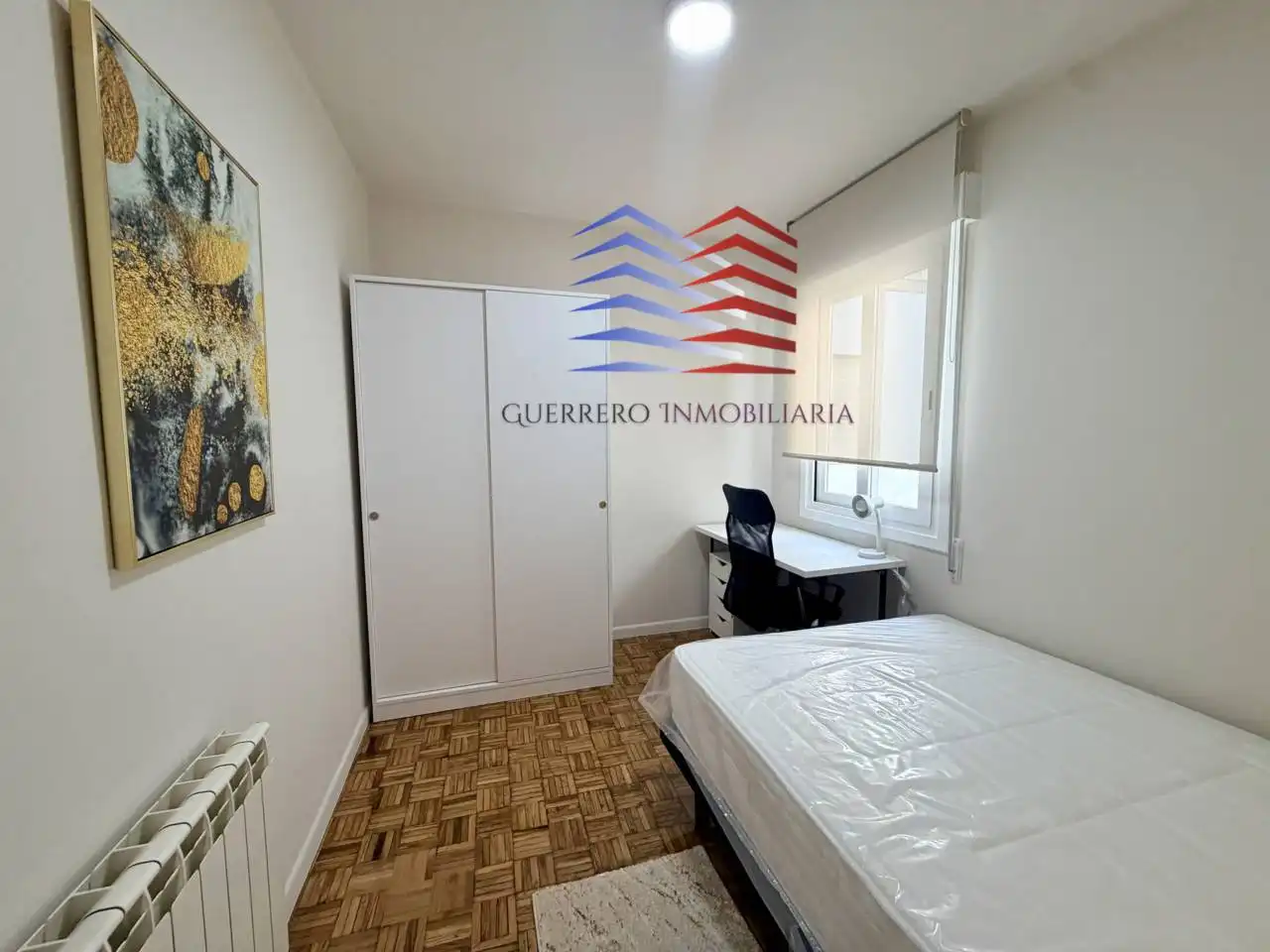 Schlafzimmer von Wohnung zur Miete in Ourense Capital  mit Heizung, Parkett und Möbliert