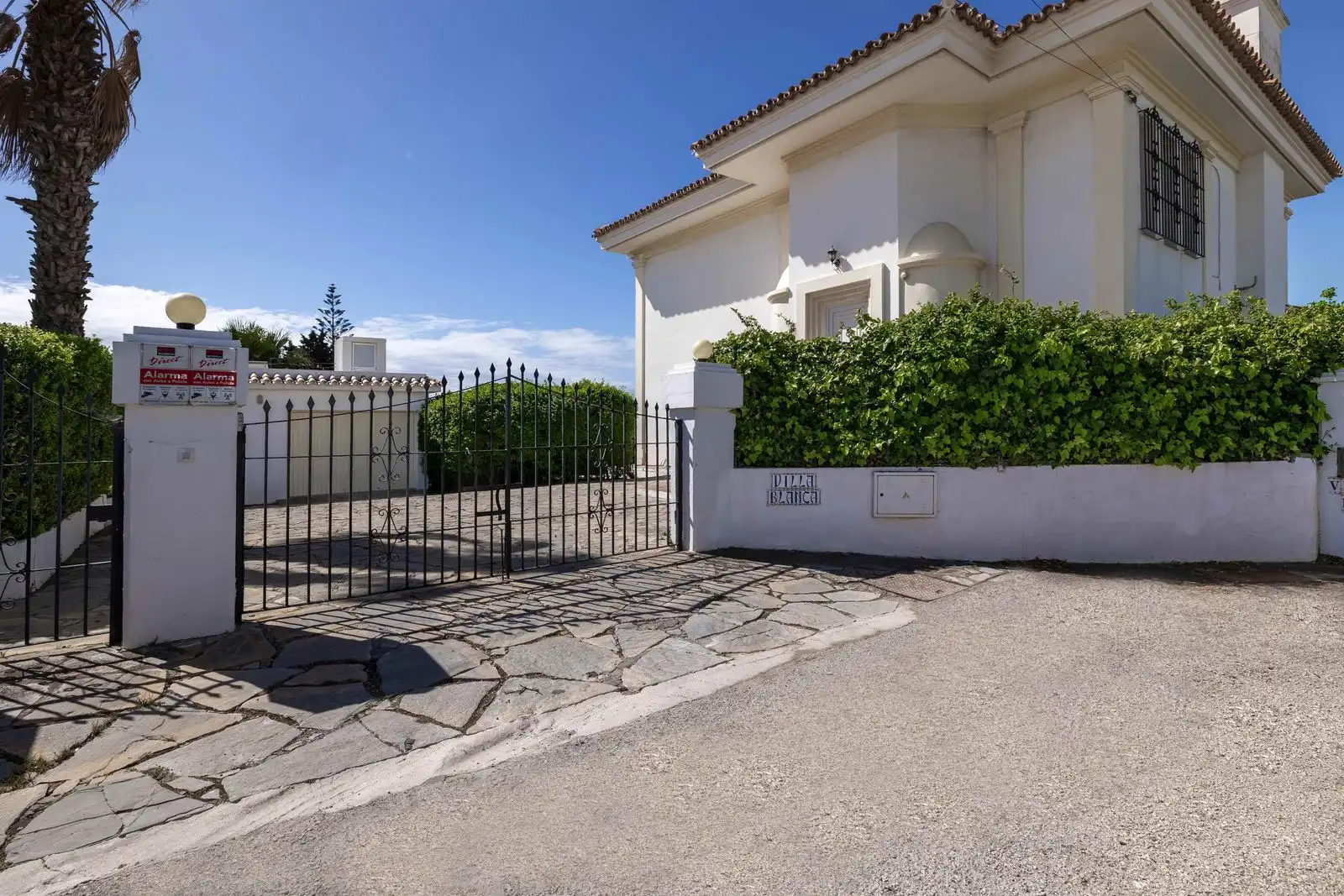 Exterior view of Detached homes for sale in Estepona  with Air Conditioner and Terrace