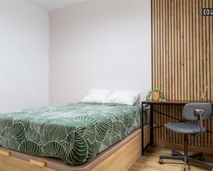 Bedroom of Apartment to share in  Madrid Capital  with Air Conditioner, Heating and Terrace