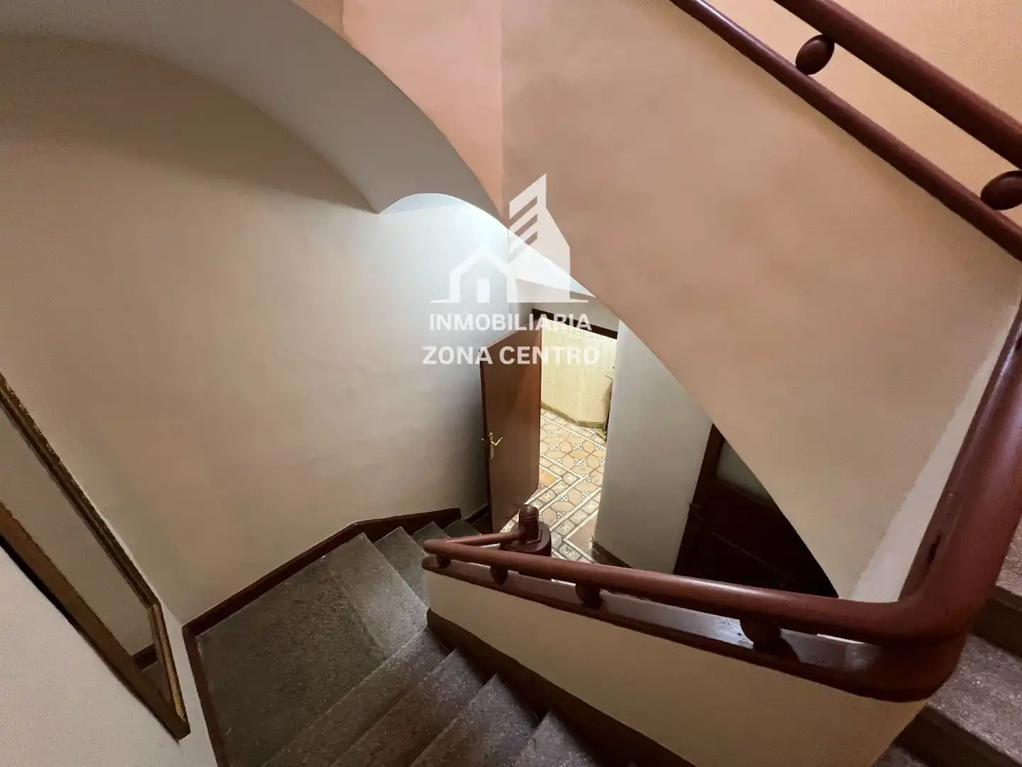 Casa adosada en venta en Sahagún con Calefacción y Amueblado