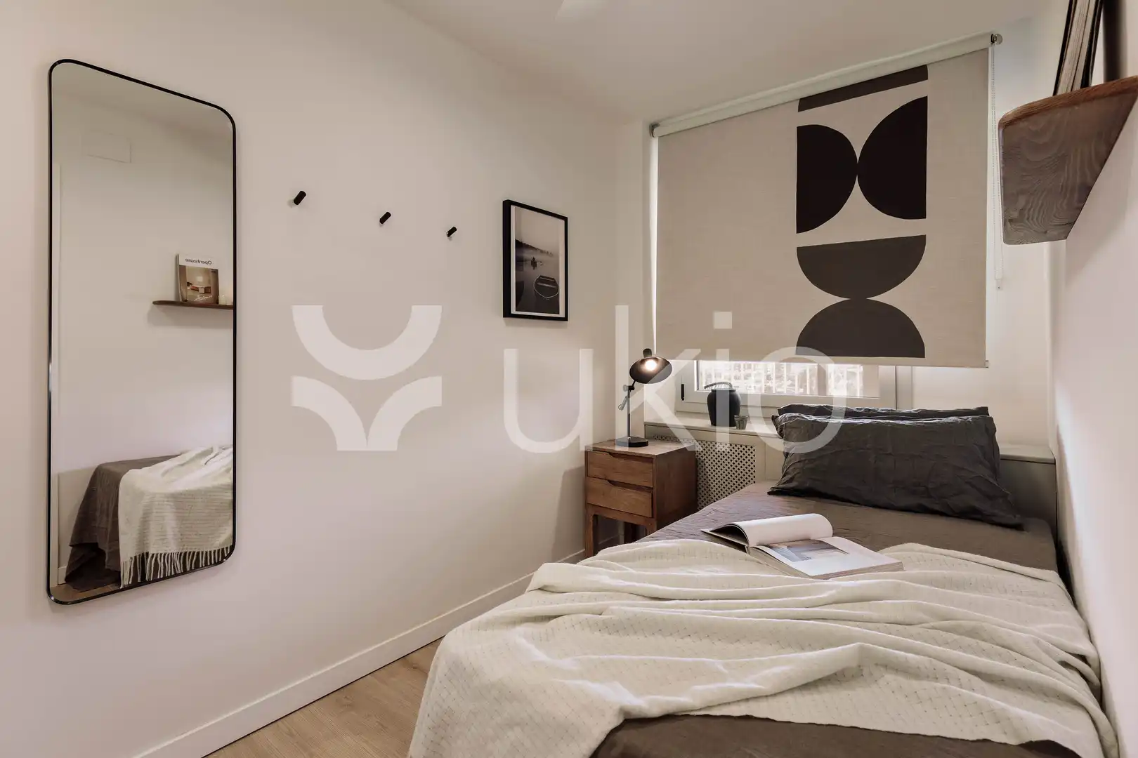 Dormitori de Apartament de lloguer en Barcelona amb Aire condicionat, Calefacció i Terrassa