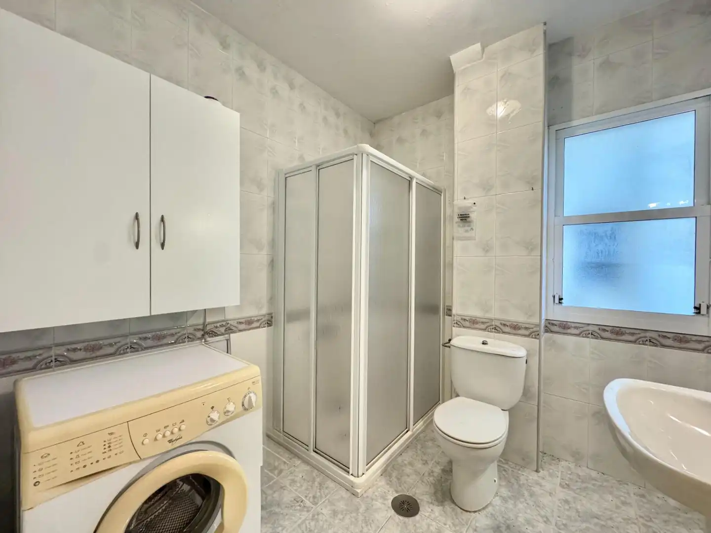 Bathroom of Flat for sale in Vilanova de Arousa  with Heating, Terrace and Furnished