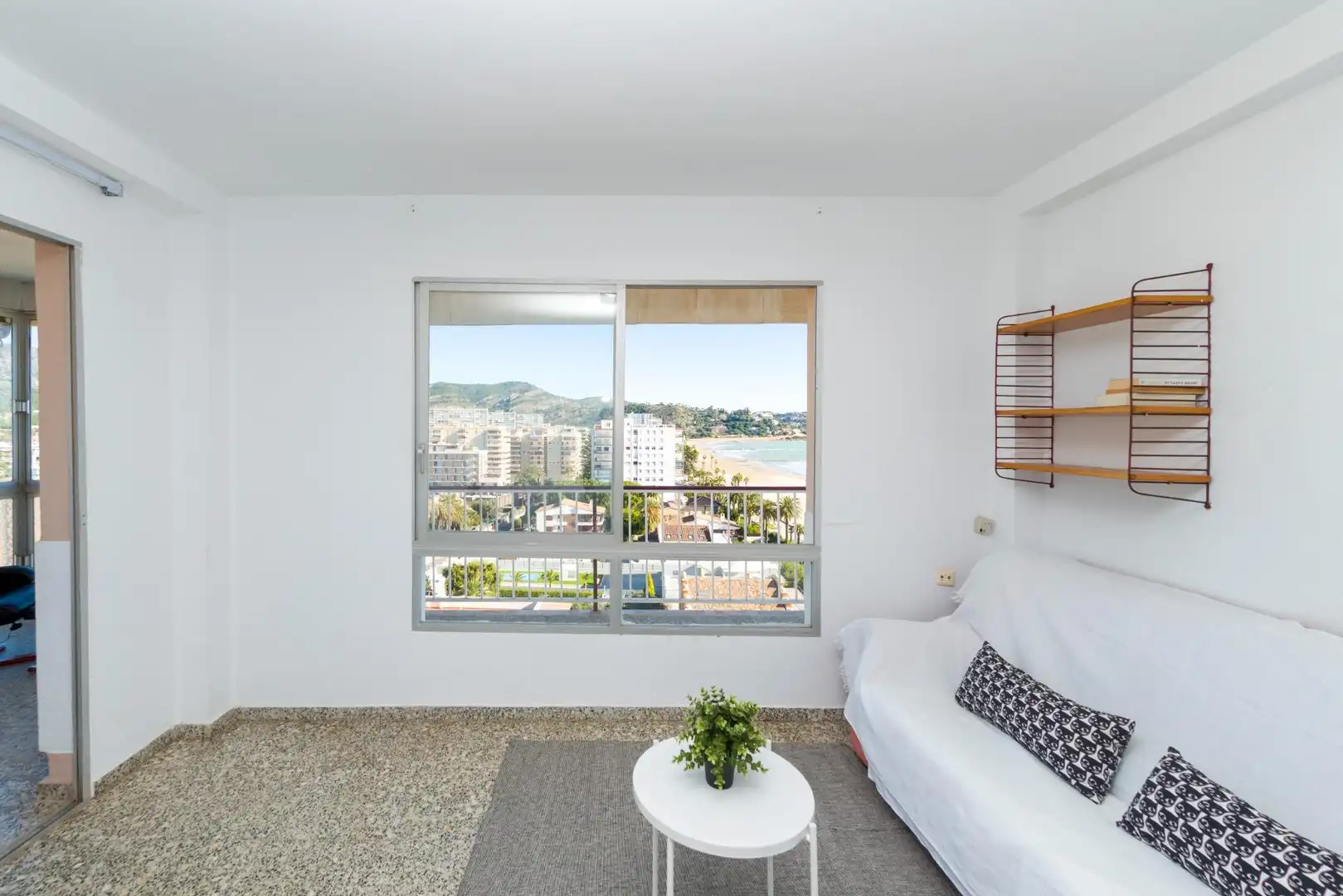Dormitori de Apartament en venda en Benicasim / Benicàssim amb Jardí privat, Terrassa i Traster