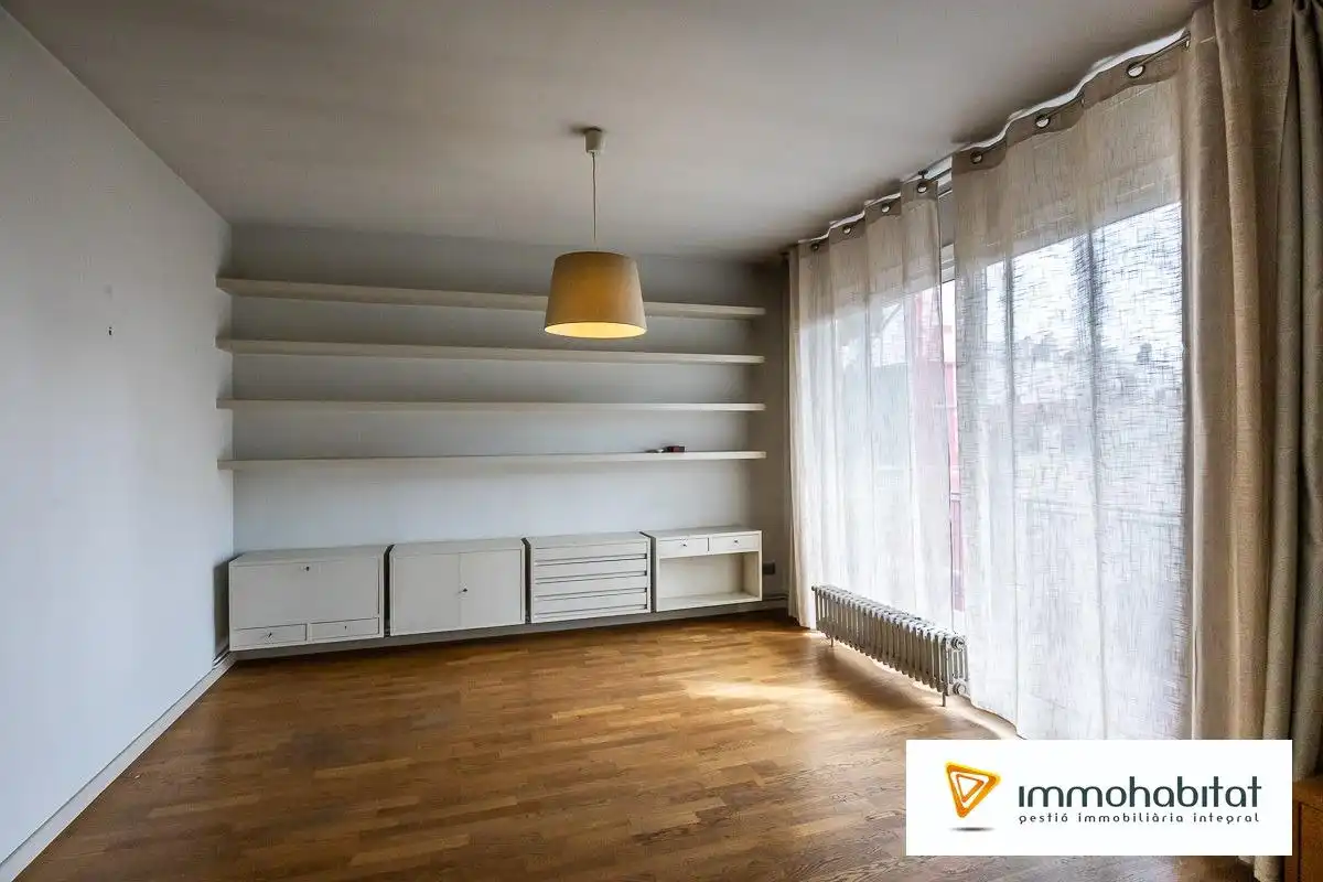 Sala de estar de Piso en venta en Sabadell con Aire acondicionado, Calefacción y Parquet