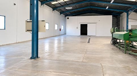 Nave de 1.015 m2 con parcela de 1.562 m2 en Beniel por solo 215.000