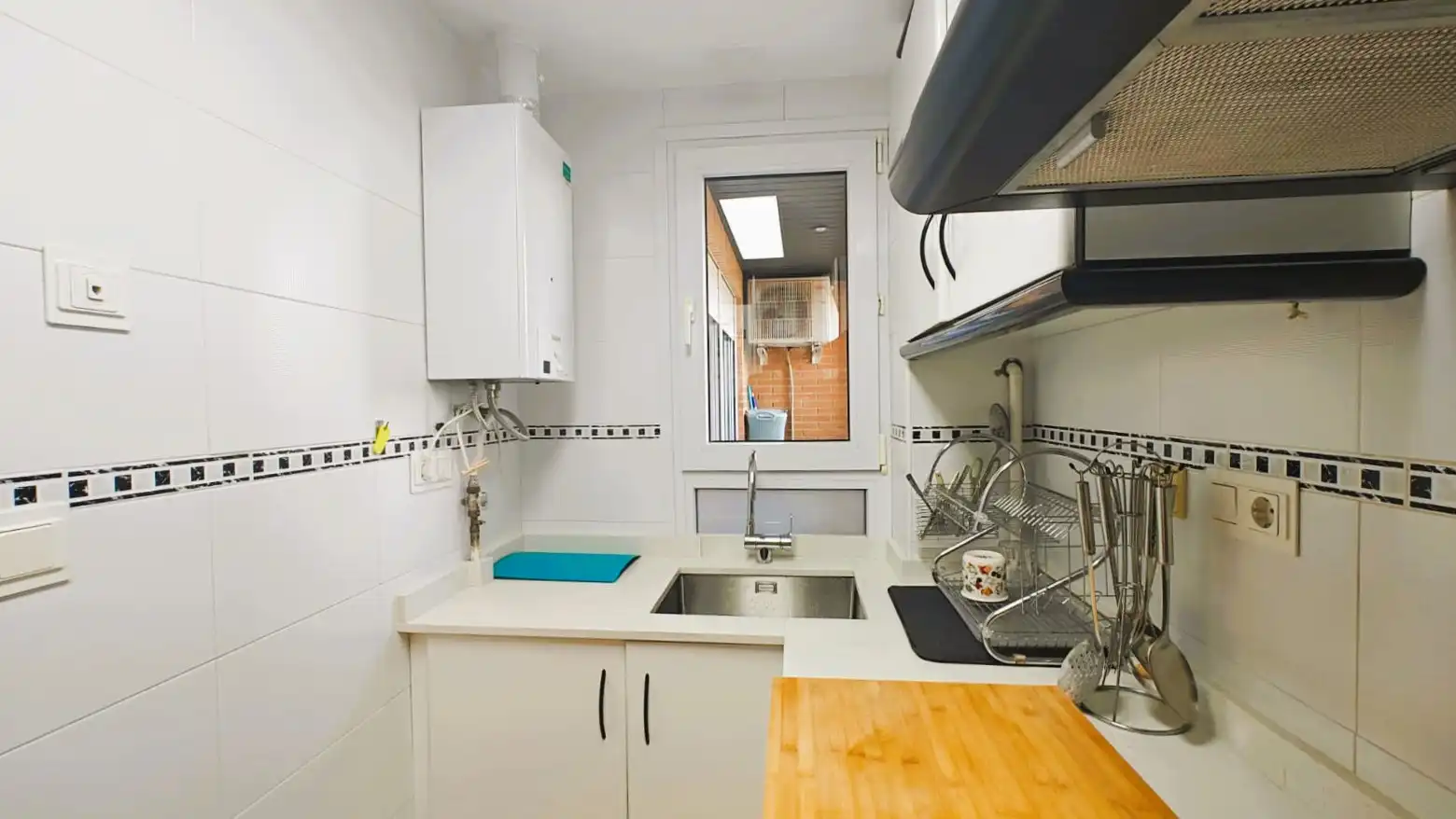 Kitchen of Flat for sale in Valencia  with Air Conditioner, Furnished and Oven