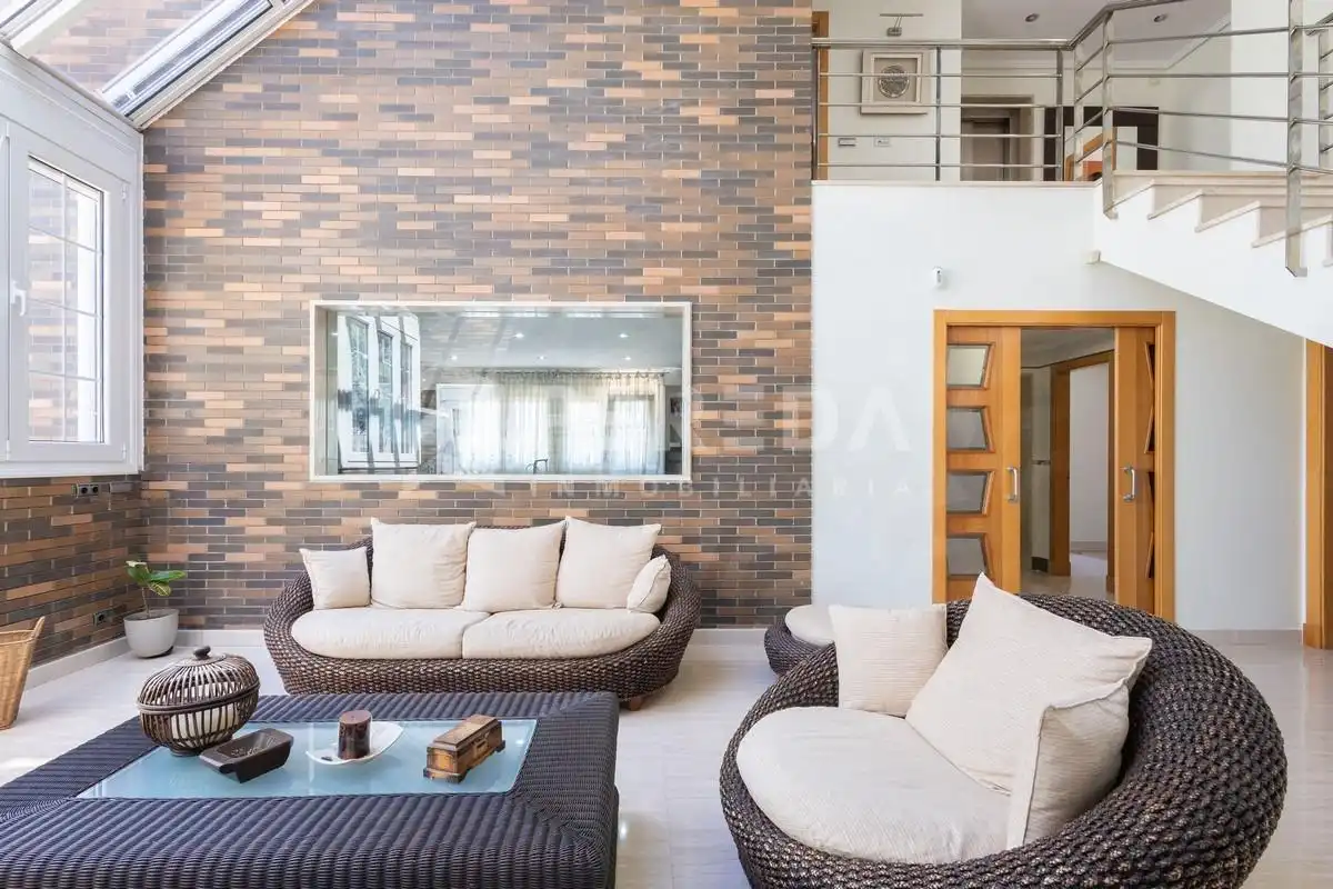 Sala de estar de Casa o chalet en venta en Roquetas de Mar con Aire acondicionado, Jardín privado y Piscina