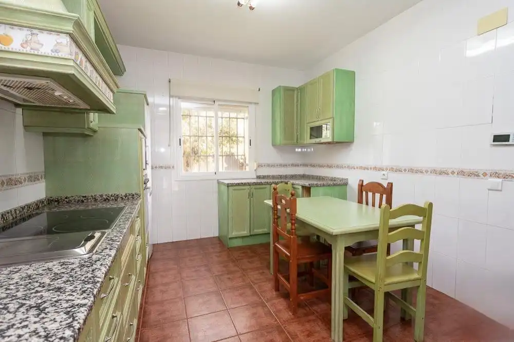 Cocina de Casa o chalet en venta en Cáceres con Calefacción, Jardín privado y Terraza