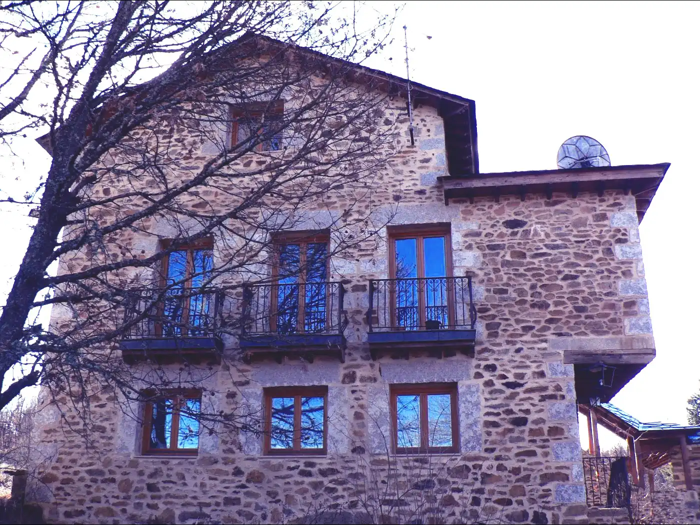 Vista exterior de Local en venda en Puebla de Sanabria